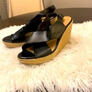 Size 12 American Eagle Womens Sandals